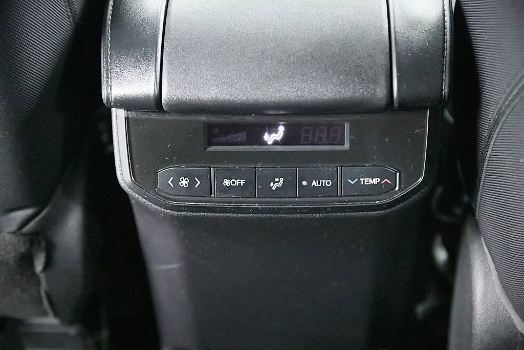 Used 2023 Toyota Highlander LE image 26