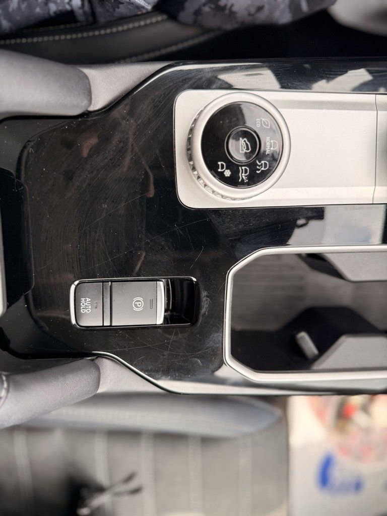 Used 2025 Mitsubishi Outlander SE FWD image 19