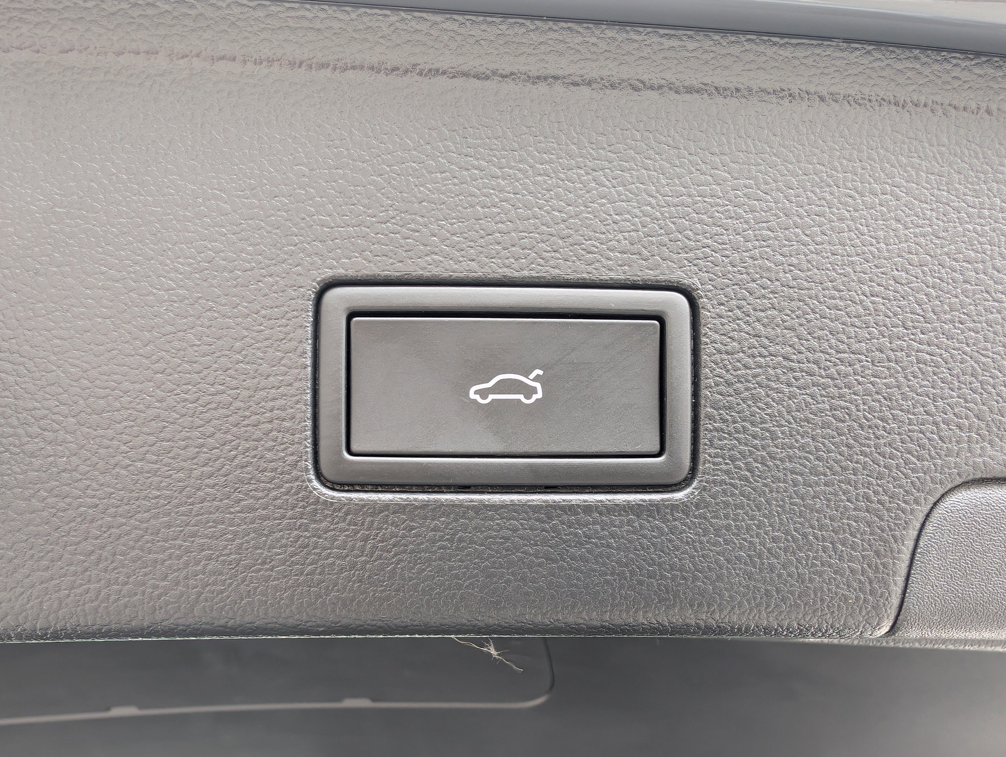 Used 2025 Volkswagen Atlas Cross Sport SEL Premium R-Line image 20