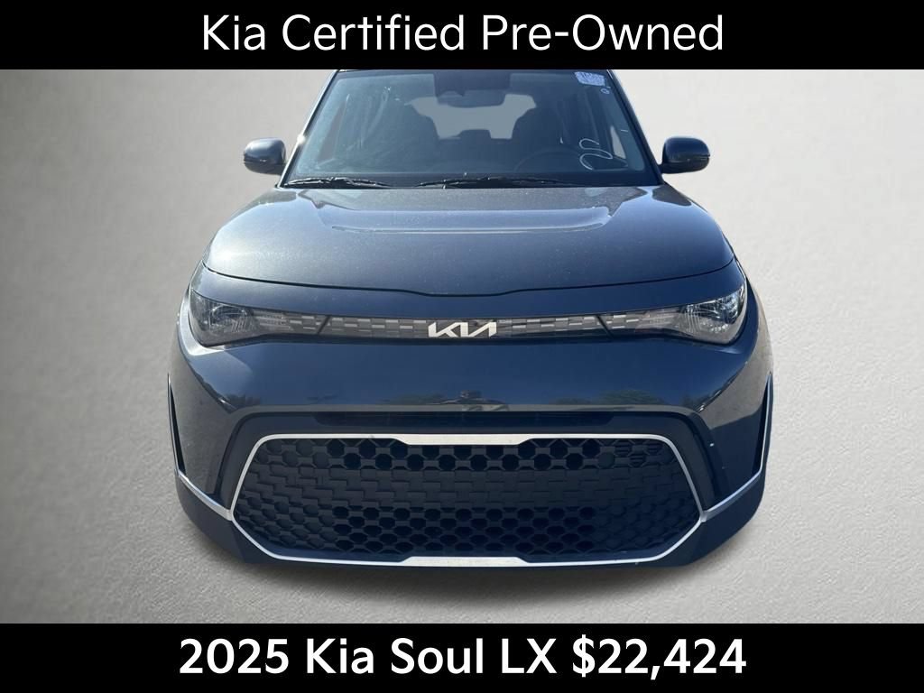 Certified 2025 Kia Soul LX w/ LX Technology Package FWD image 9