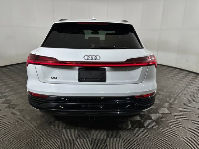 Used 2024 Audi Q8 e-tron Premium Plus w/ Premium Plus Package image 4