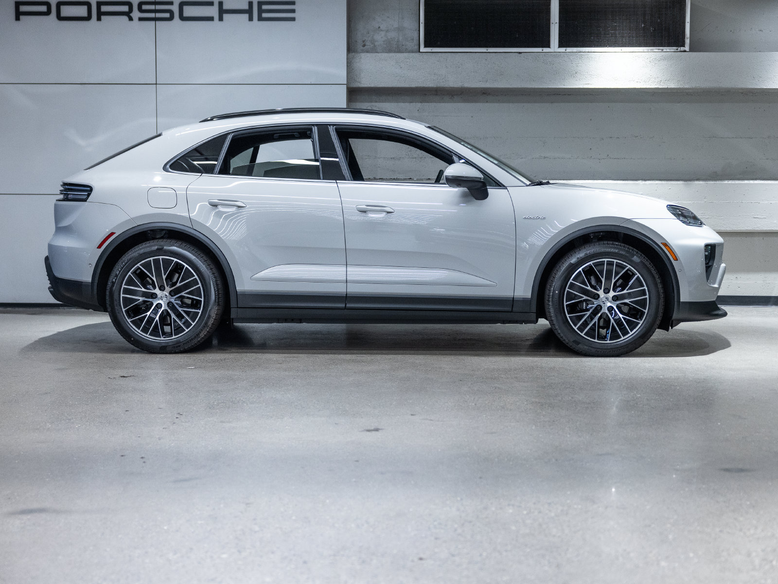 New 2026 Porsche Macan Electric RWD image 16