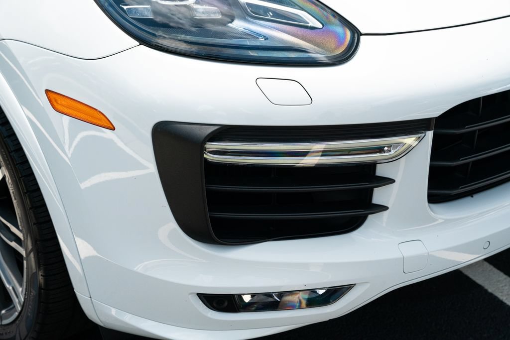 Used 2015 Porsche Cayenne Turbo AWD/4WD image 9
