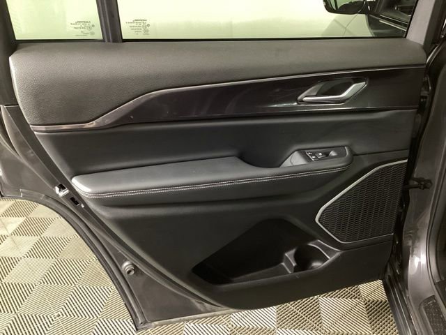 Used 2021 Jeep Grand Cherokee L Laredo image 31