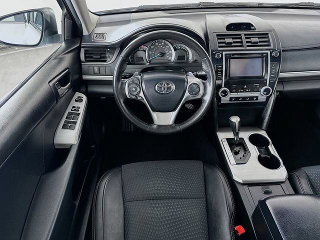 Used 2012 Toyota Camry SE FWD image 4