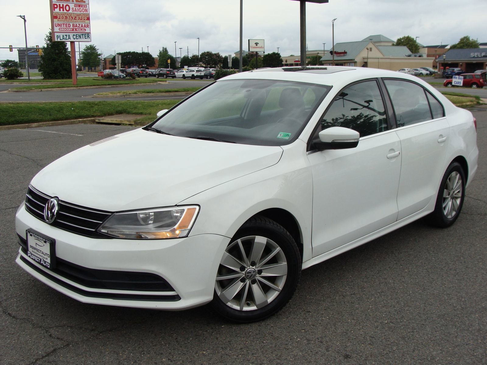 Used 2015 Volkswagen Jetta SE FWD image 3