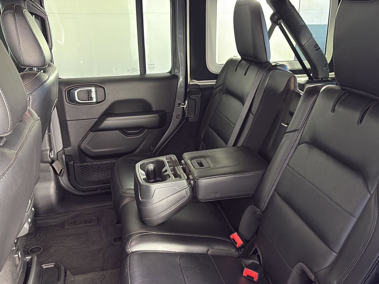 Used 2023 Jeep Wrangler Unlimited Sahara image 22