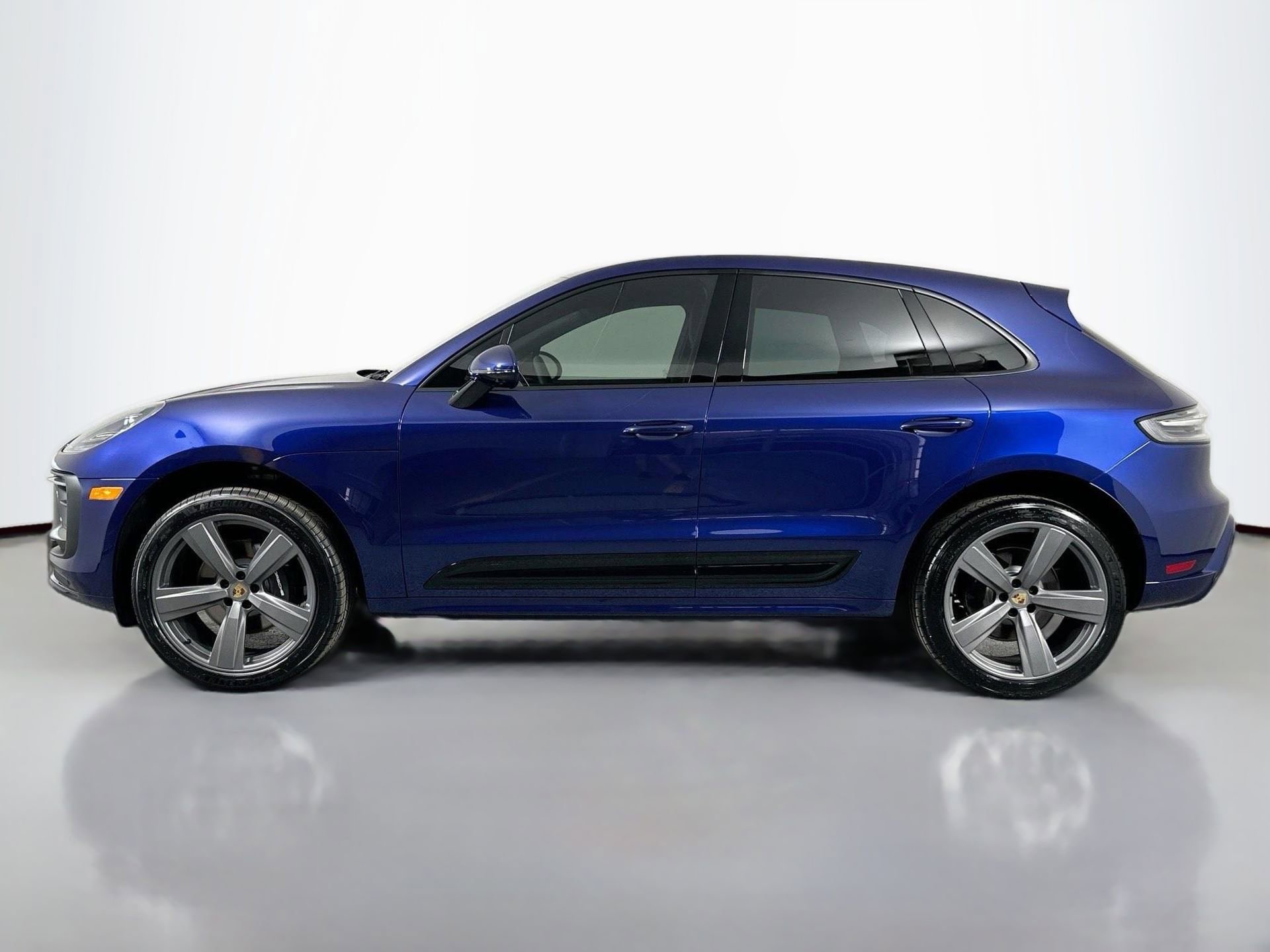 Certified 2026 Porsche Macan image 2