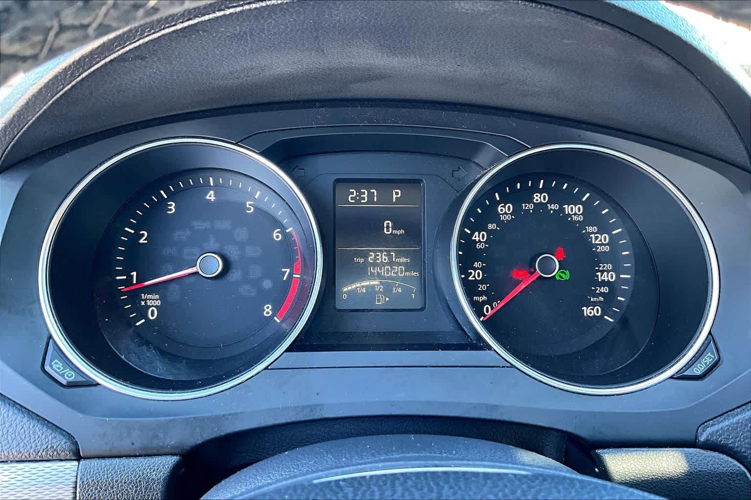 Used 2015 Volkswagen Jetta SE FWD image 25