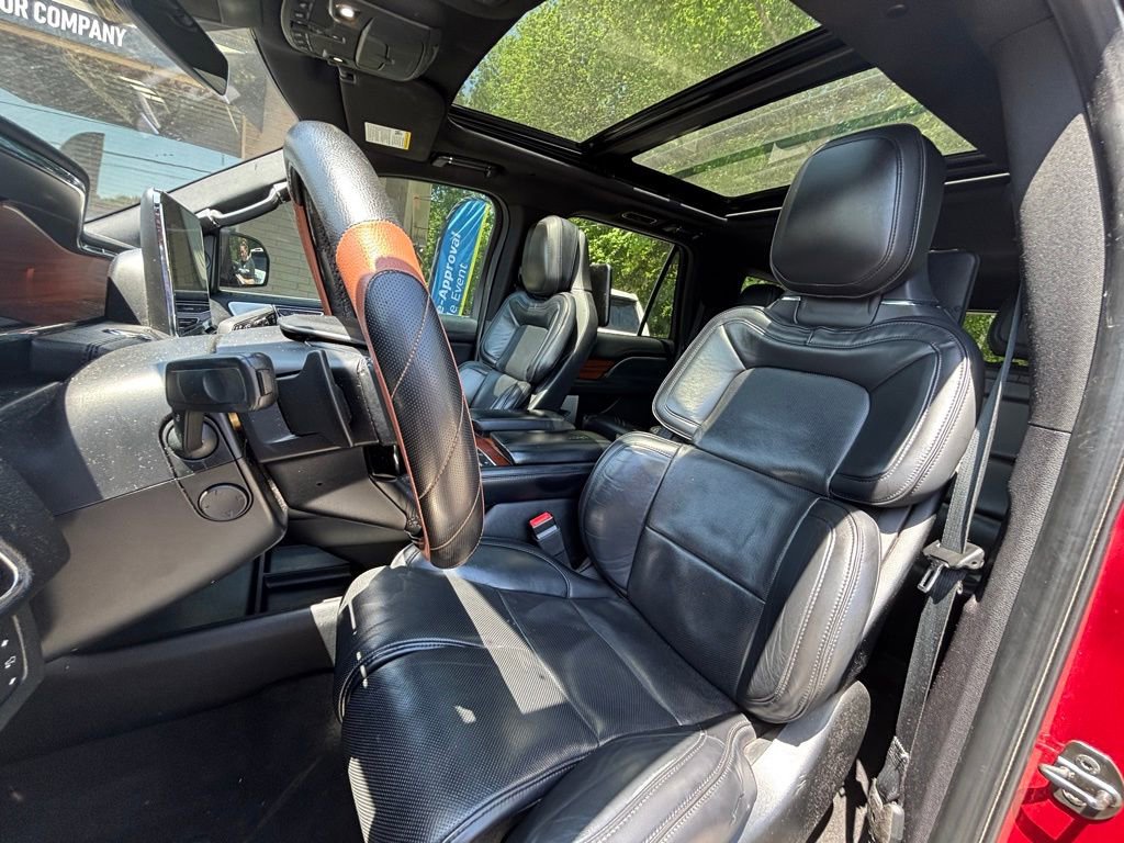 Used 2019 Lincoln Navigator L Reserve AWD/4WD image 11