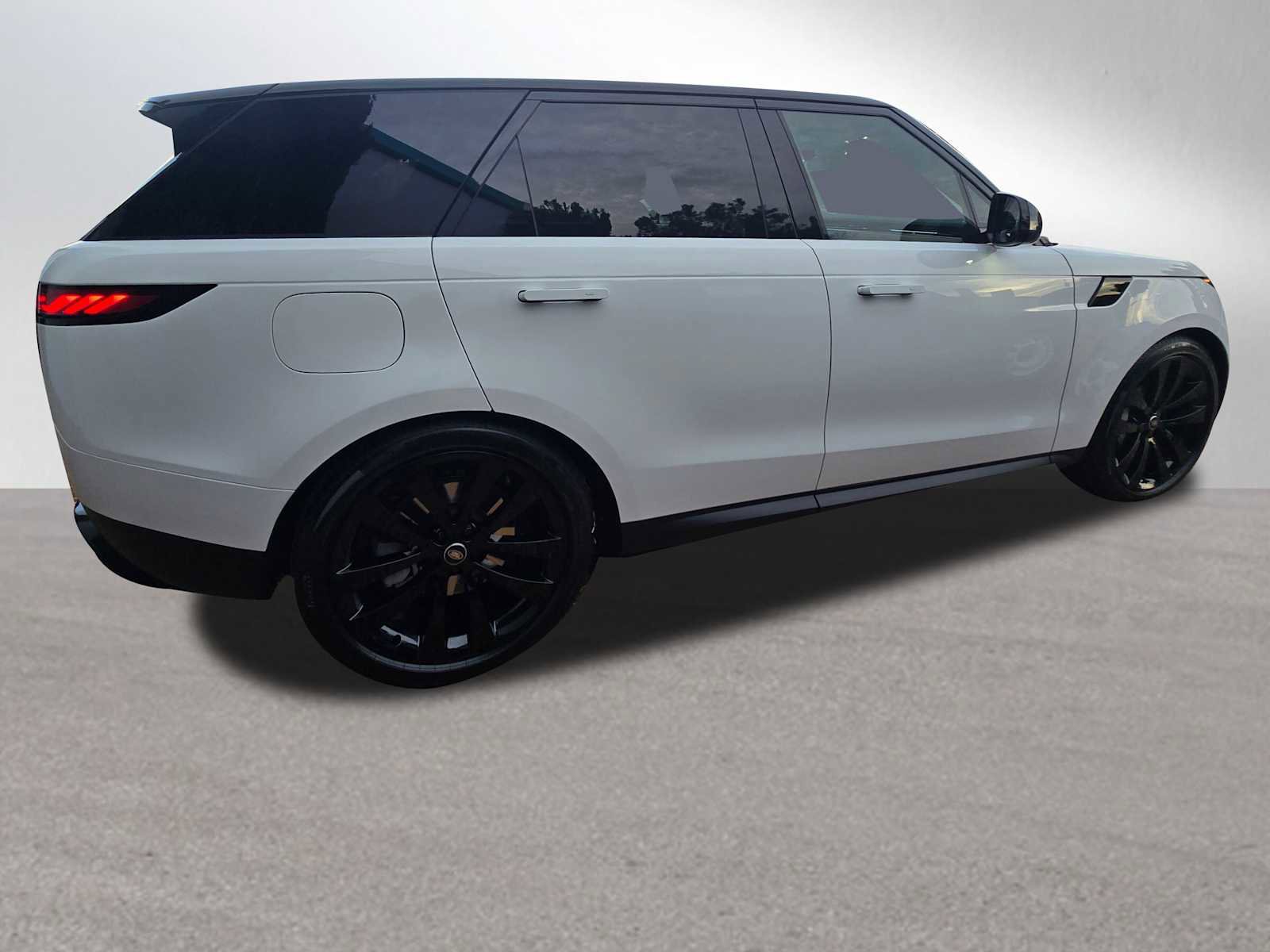 Certified 2025 Land Rover Range Rover Sport SE image 6