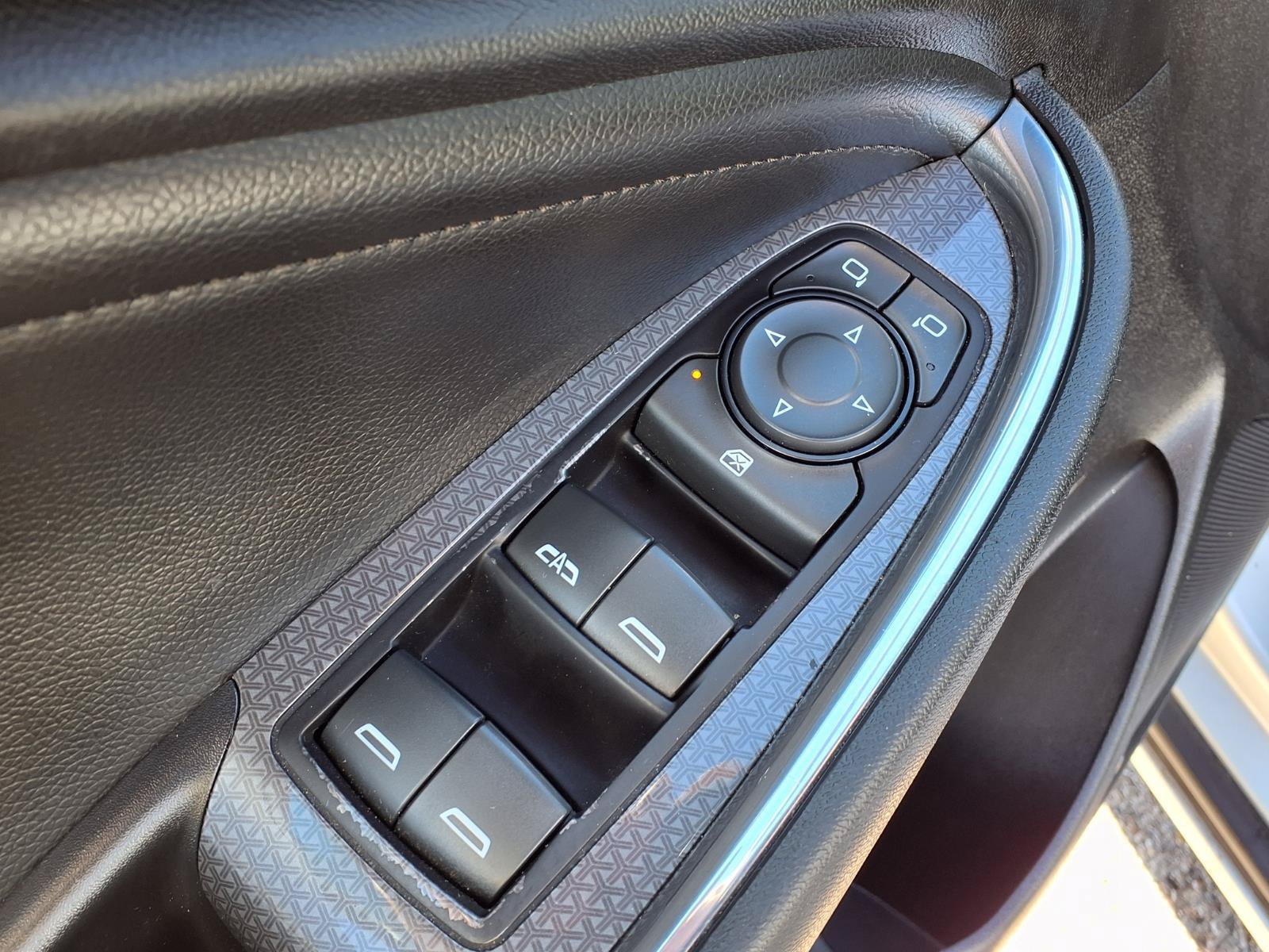 Used 2017 Chevrolet Malibu LT w/ Leather Package FWD image 15