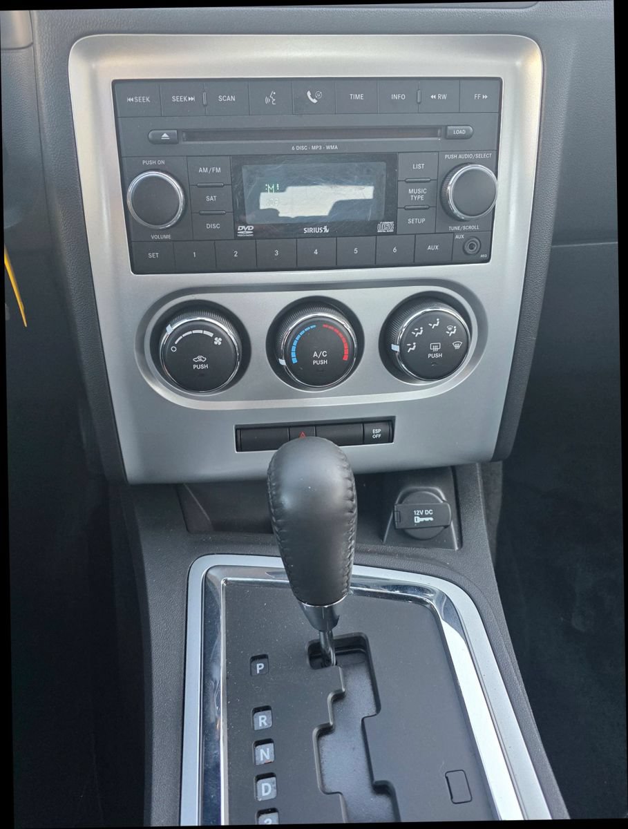 Used 2009 Dodge Challenger SE RWD image 16