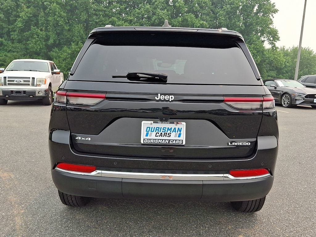 Used 2024 Jeep Grand Cherokee Laredo w/ Luxury Tech Group I AWD/4WD image 5