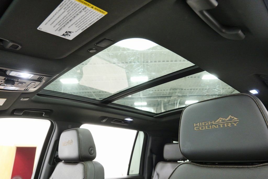 Used 2021 Chevrolet Suburban High Country w/ Premium Package image 36