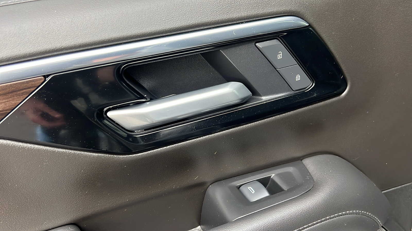 Certified 2025 Chevrolet Tahoe Z71 w/ Comfort Package image 15