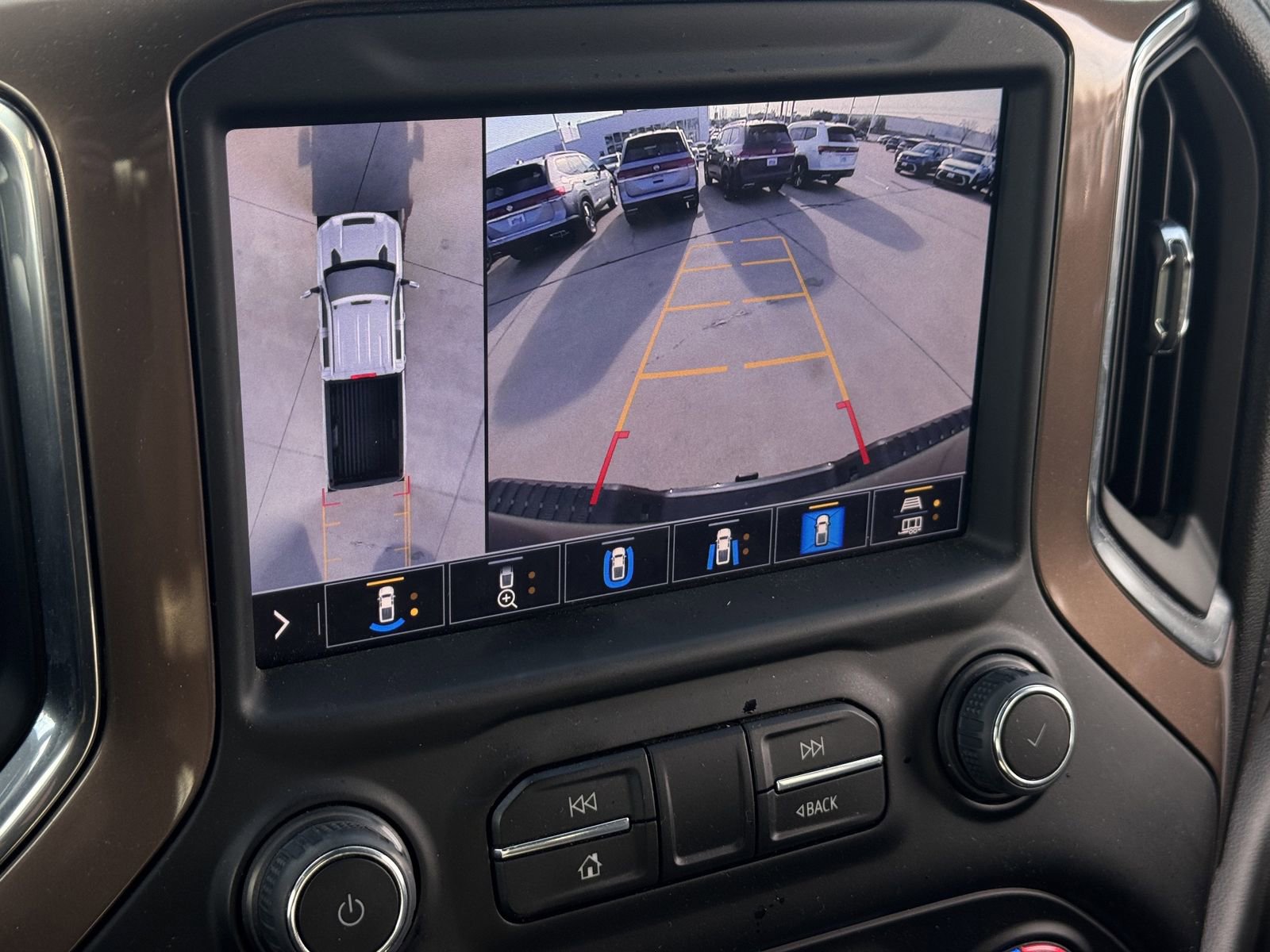 Used 2022 Chevrolet Silverado 3500 High Country image 22