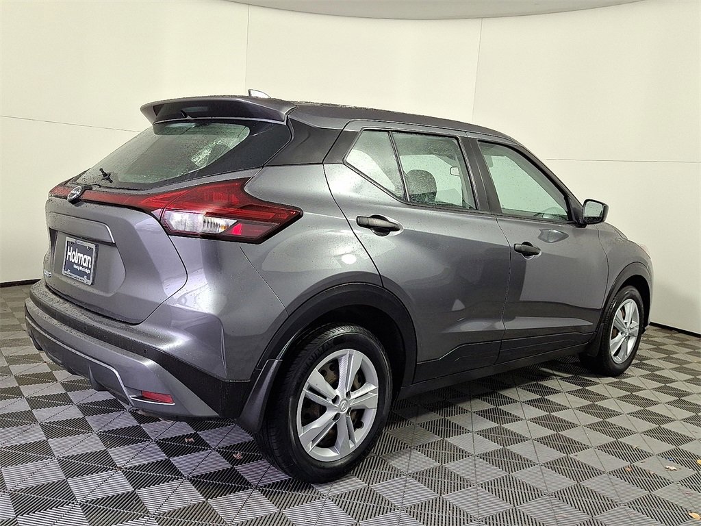 Used 2022 Nissan Kicks S image 6
