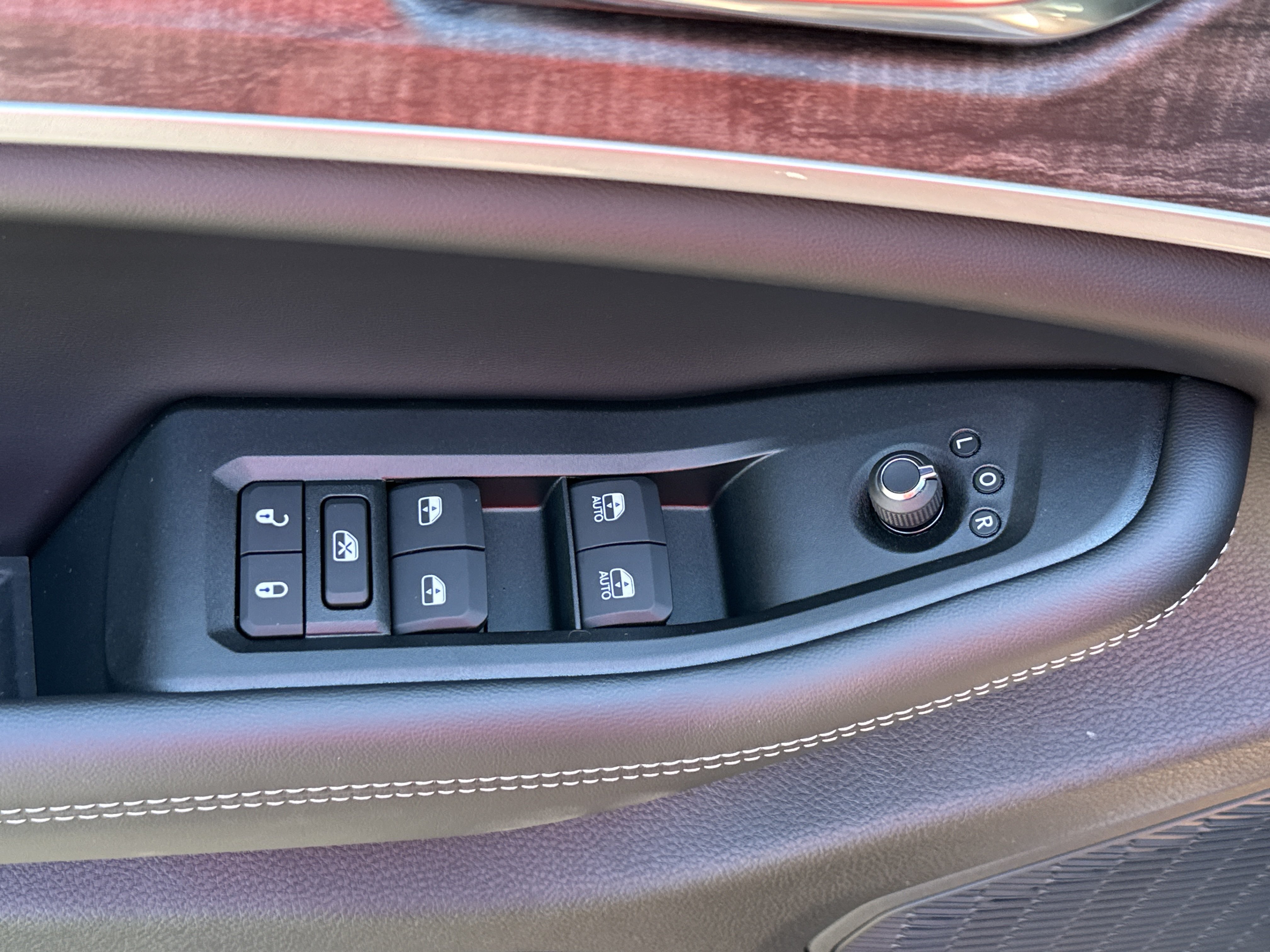 New 2026 Jeep Grand Cherokee L 4WD image 12