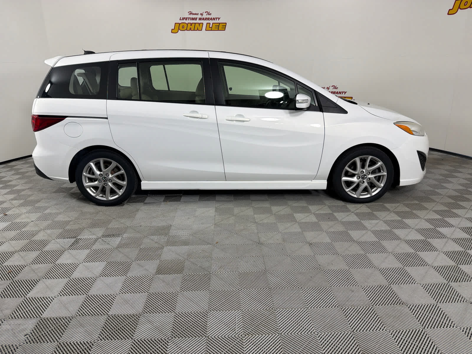 Used 2014 MAZDA MAZDA5 Touring w/ Moonroof & Audio Package FWD image 6