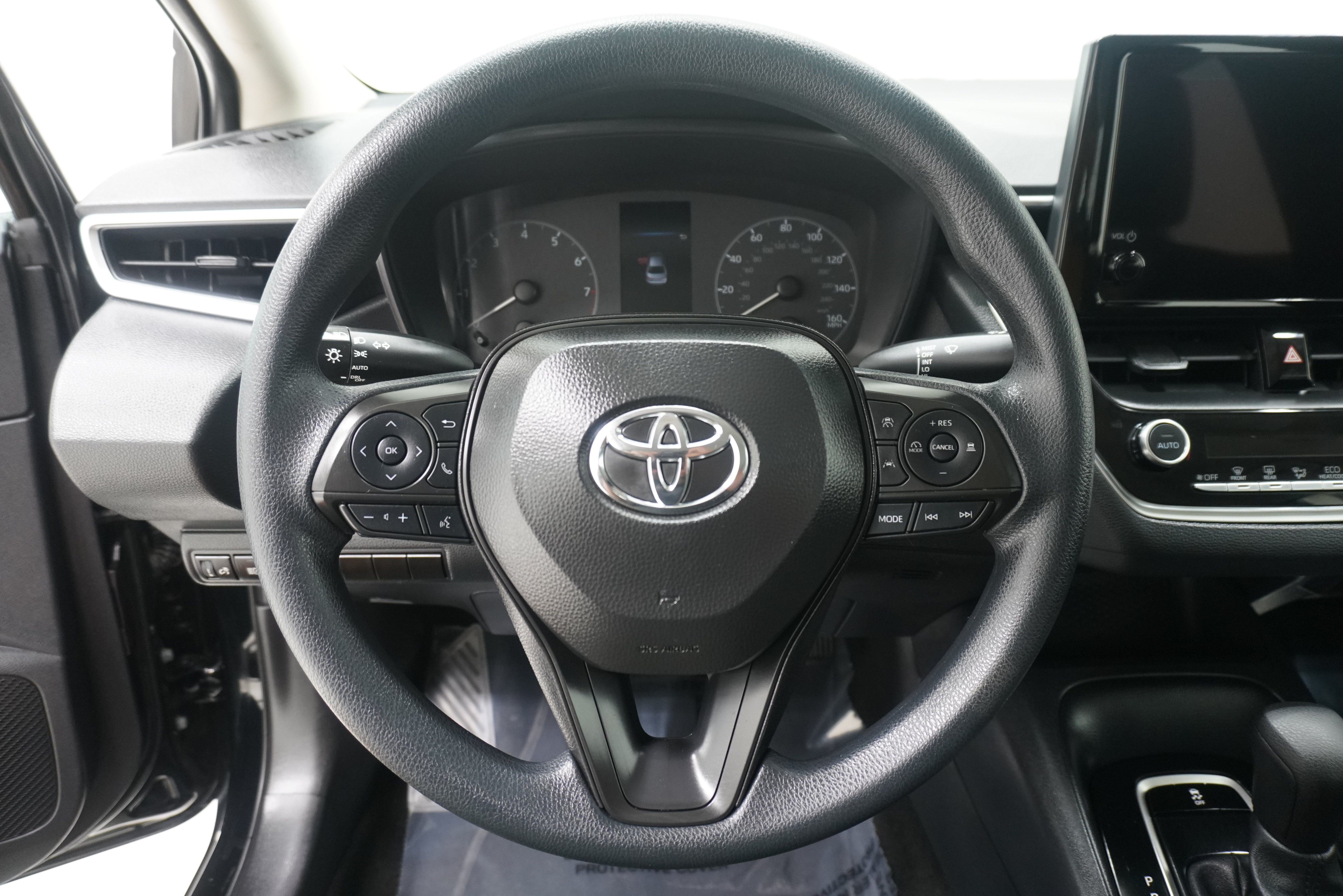 Used 2024 Toyota Corolla LE FWD image 15