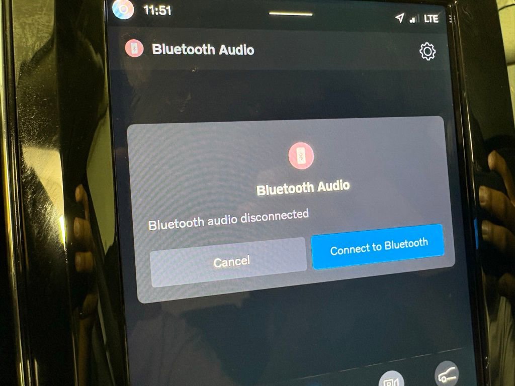 Used 2025 Volvo XC60 B5 Plus AWD/4WD image 28