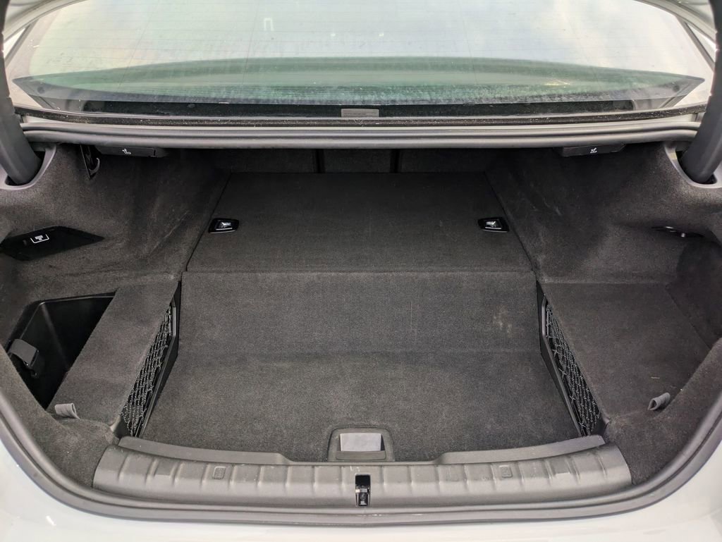 Used 2023 BMW 530e image 28