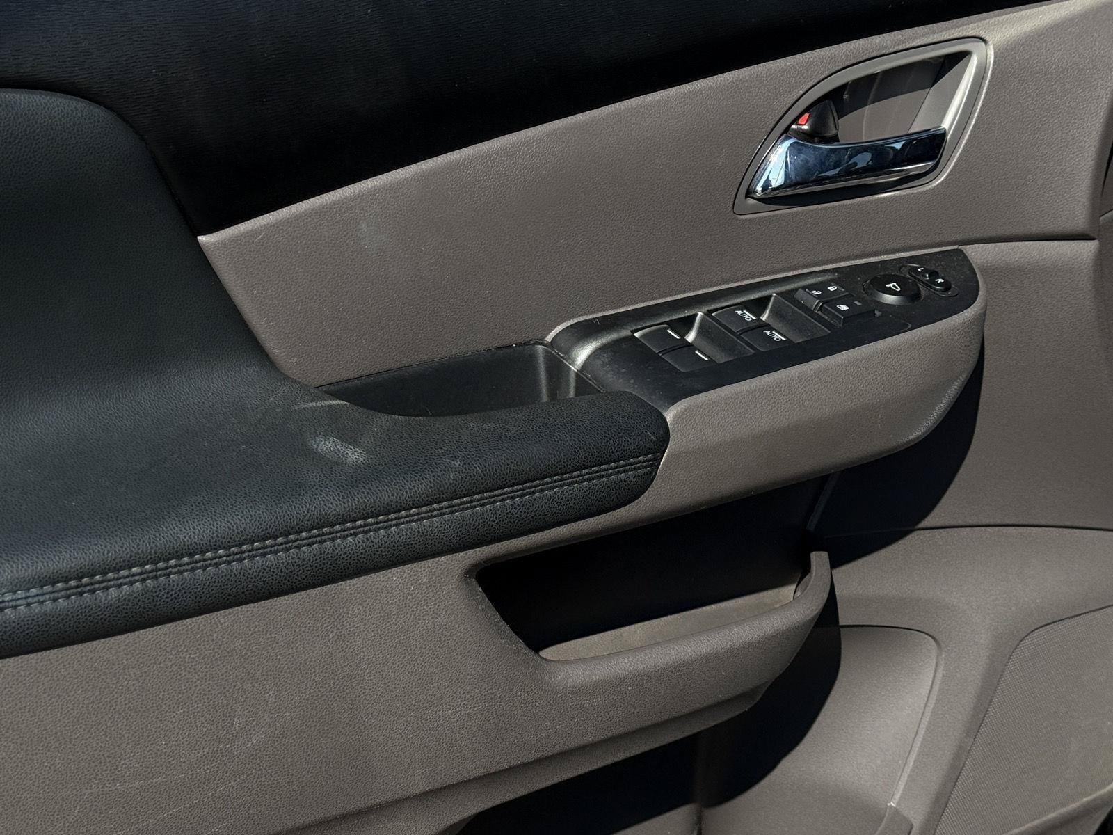 Used 2017 Honda Odyssey EX-L image 8