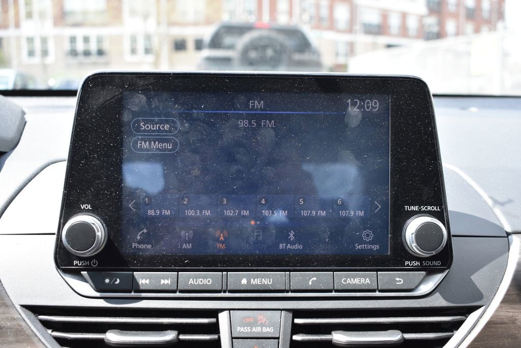 Used 2025 Nissan Altima 2.5 SV image 18