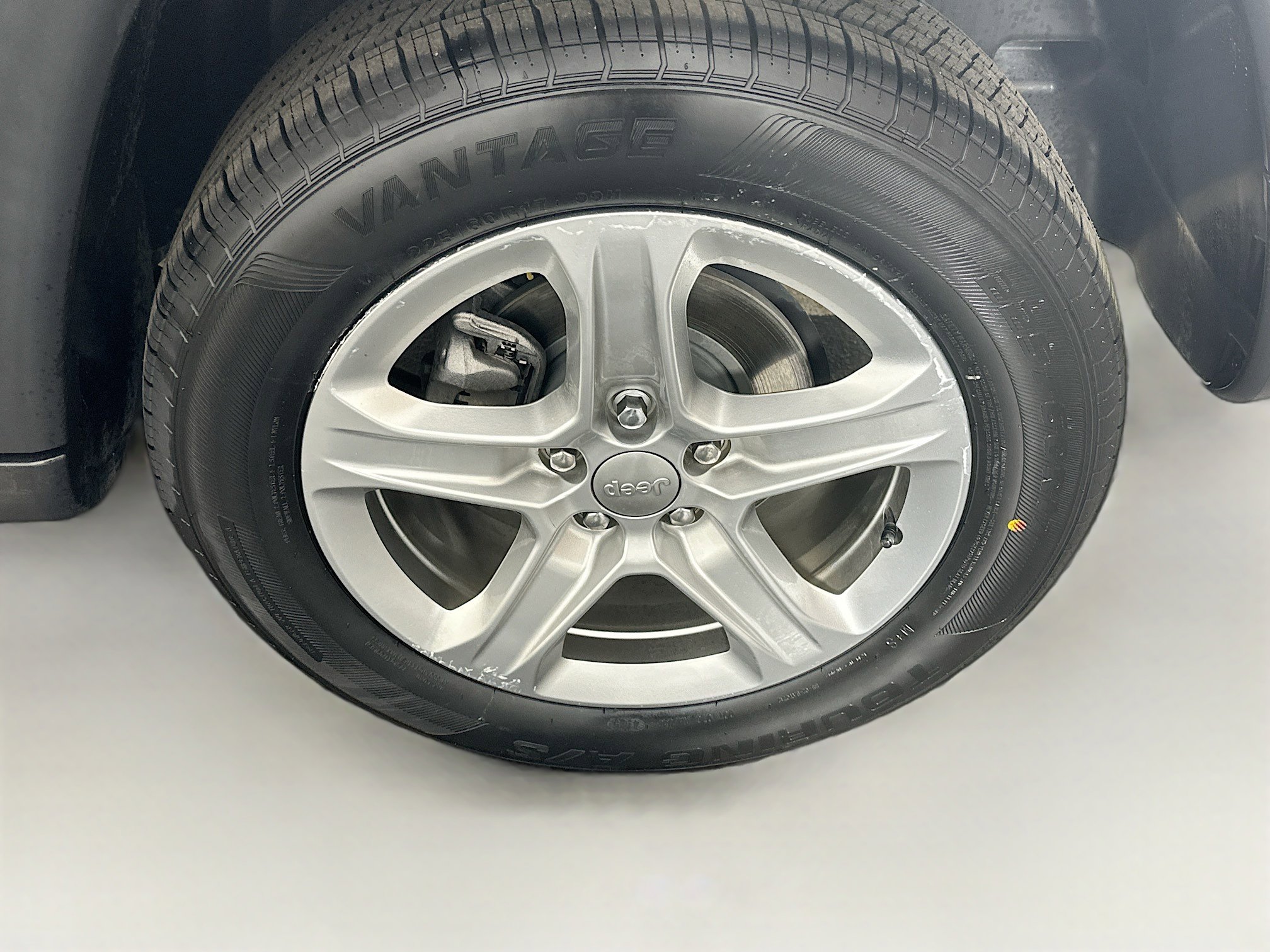Used 2023 Jeep Compass Latitude AWD/4WD image 11