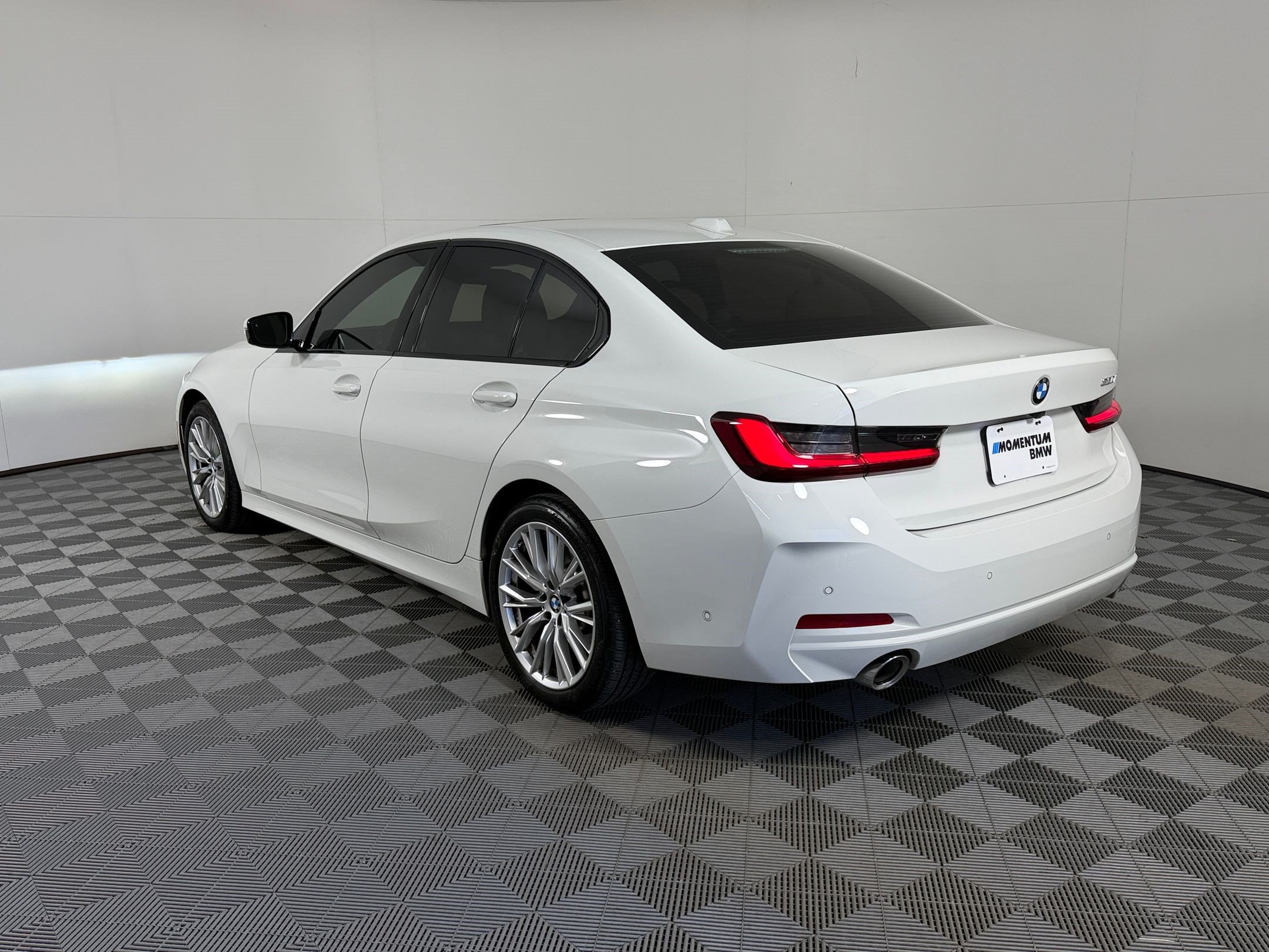 Certified 2023 BMW 330i Sedan w/ Parking Assistance Package RWD image 3