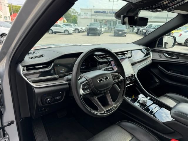 Used 2023 Jeep Grand Cherokee Overland w/ Advanced Protech Group III AWD/4WD image 6