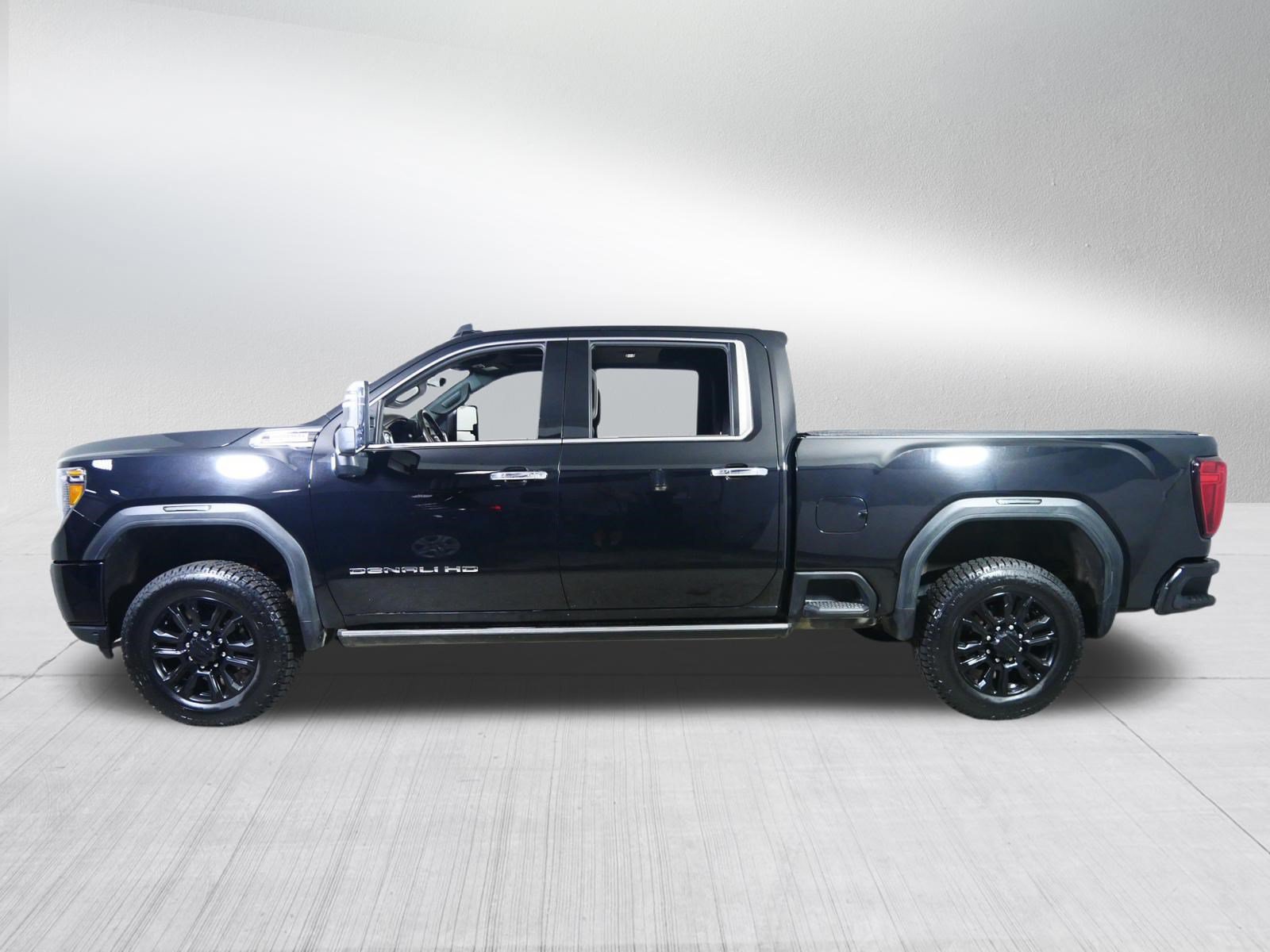 Certified 2021 GMC Sierra 3500 Denali w/ Denali Black Diamond Edition AWD/4WD image 4