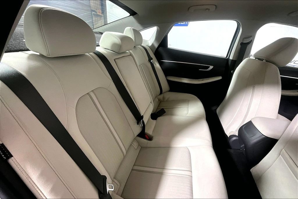 Used 2025 Hyundai Sonata SEL FWD image 21