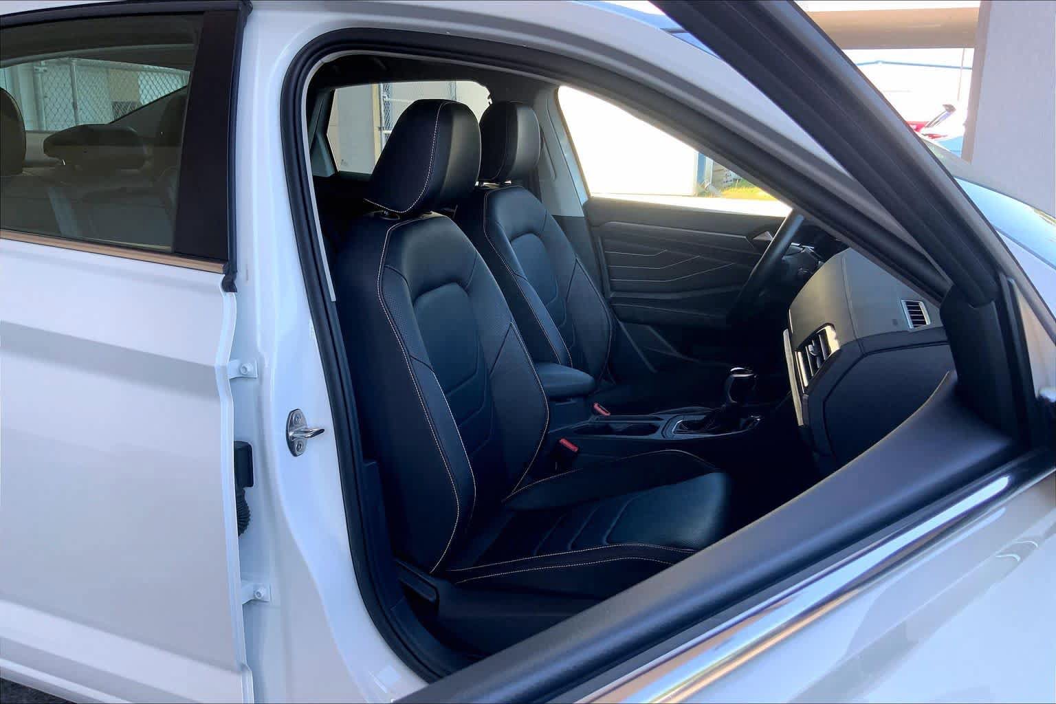 Used 2023 Volkswagen Jetta SEL FWD image 9