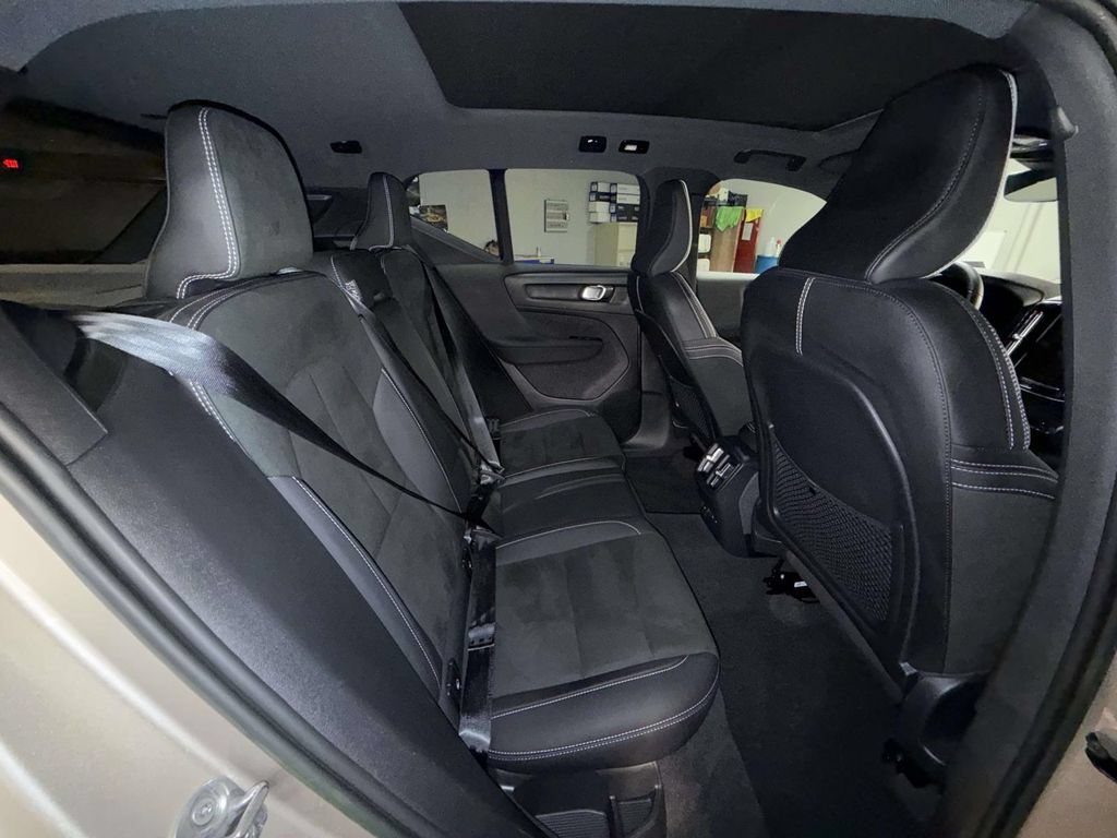 Used 2023 Volvo XC40 Recharge Ultimate w/ Protection Package Premier AWD/4WD image 16