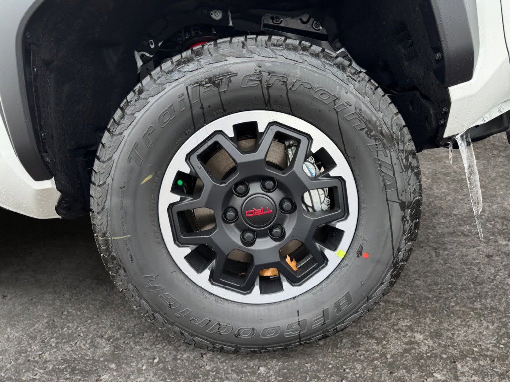 New 2025 Toyota Tacoma TRD Off-Road image 12