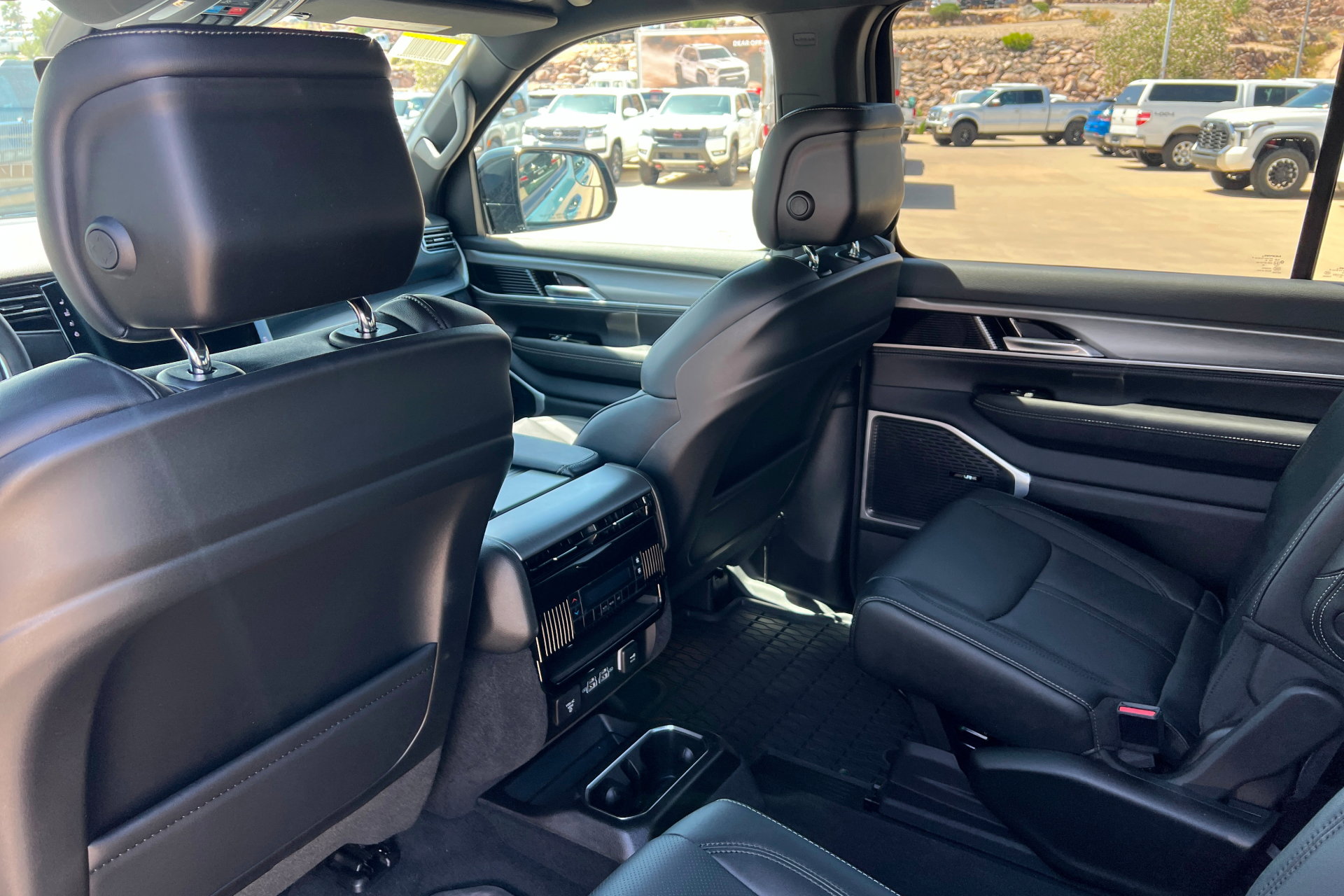 New 2026 Jeep Grand Wagoneer 4WD image 19