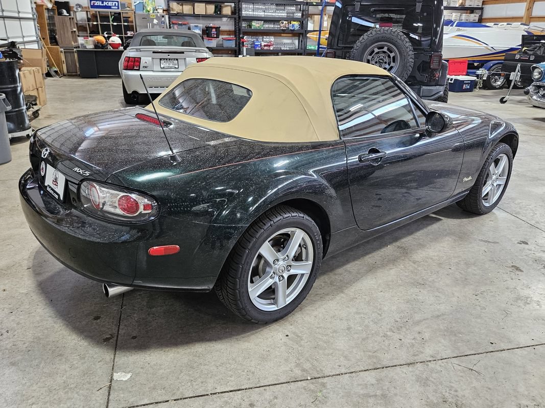 Used 2008 MAZDA MX-5 Miata Sport RWD image 8