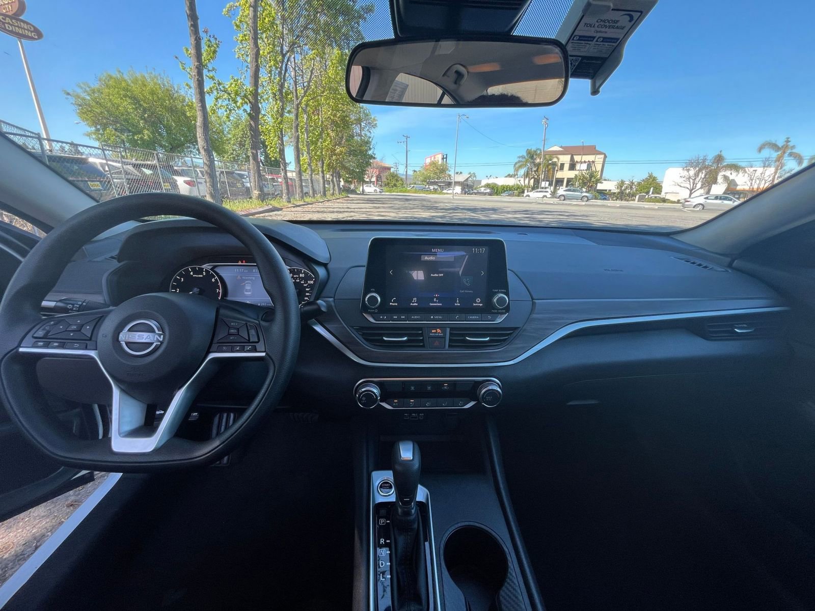 Used 2025 Nissan Altima 2.5 SV FWD image 32