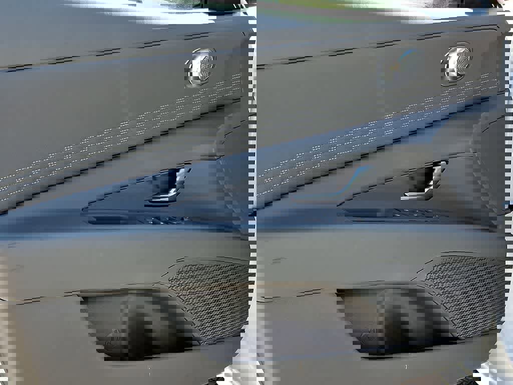 Used 2025 Hyundai Elantra SEL FWD image 12