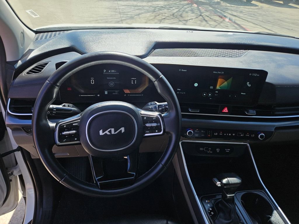 Used 2025 Kia Carnival image 17