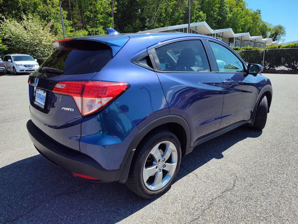 Used 2017 Honda HR-V EX image 4