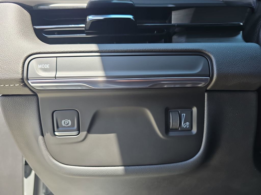 Used 2024 Cadillac Escalade Premium Luxury RWD image 31