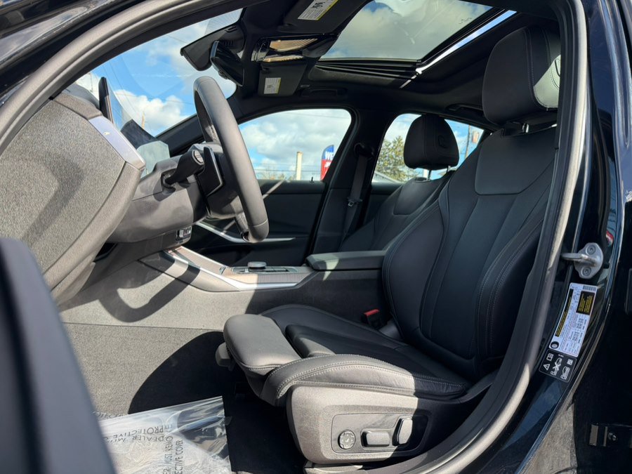 Used 2025 BMW 330i xDrive Sedan image 18