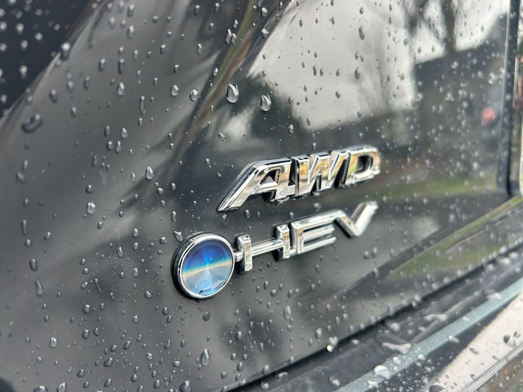 Used 2025 Toyota Camry XLE image 32