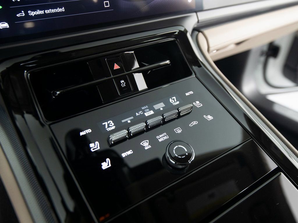 Certified 2025 Porsche Panamera 4 image 24