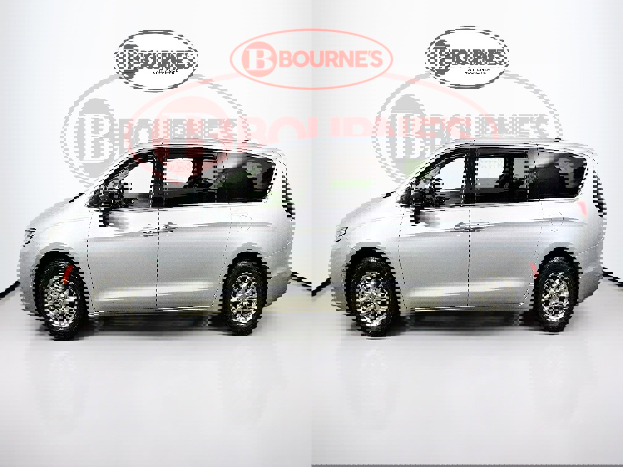 Used 2024 Chrysler Pacifica Touring-L image 8