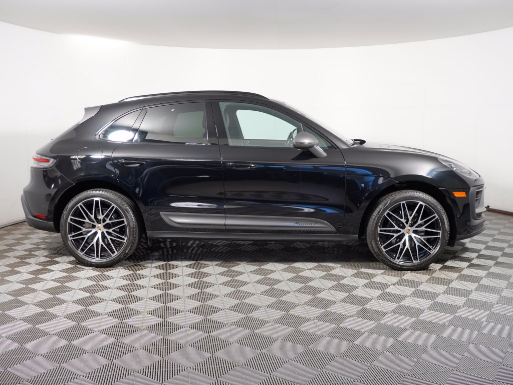 Certified 2023 Porsche Macan Turbo AWD/4WD image 8