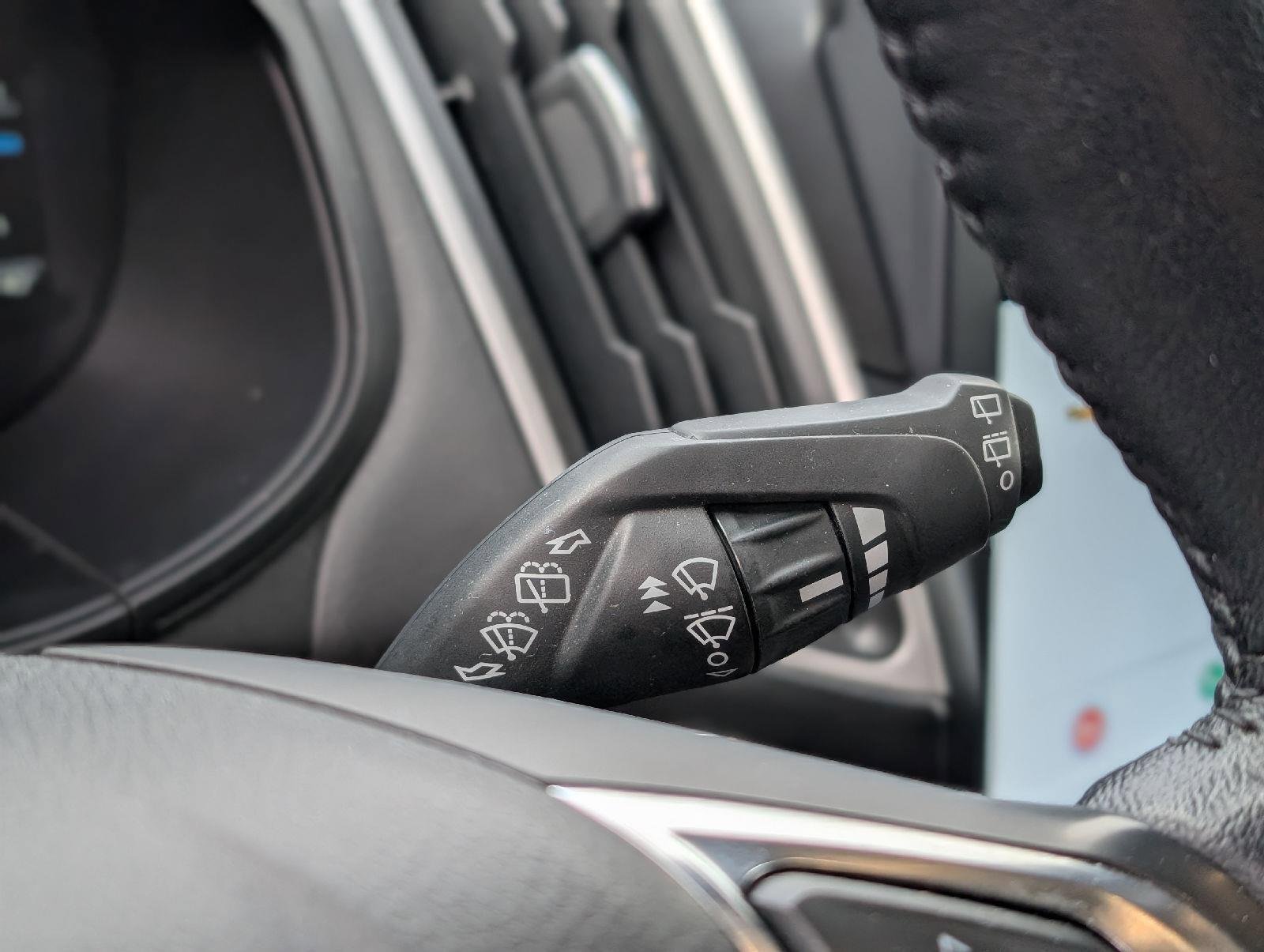 Used 2023 Ford Edge SEL image 25